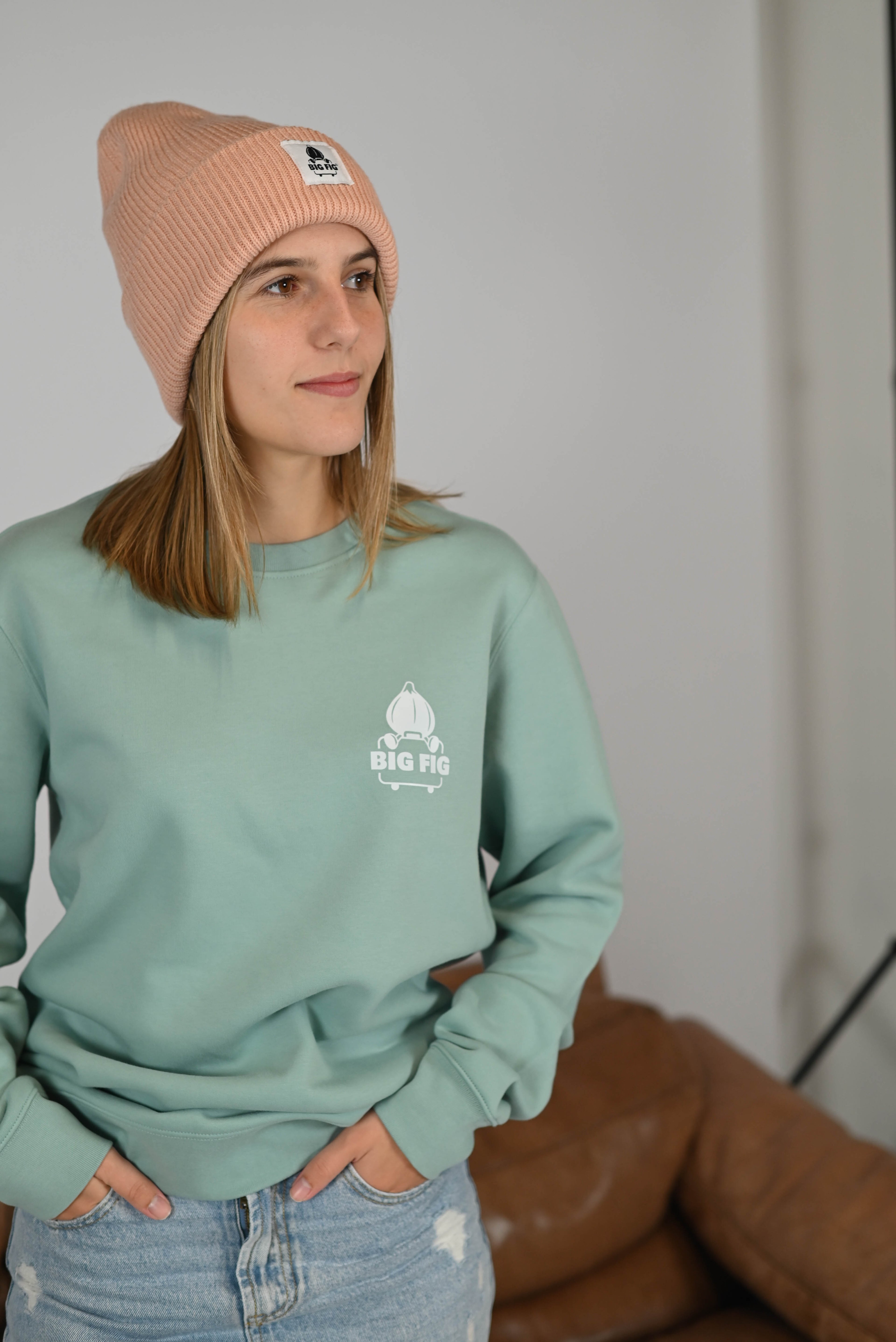 UNISEX SWEATSHIRT