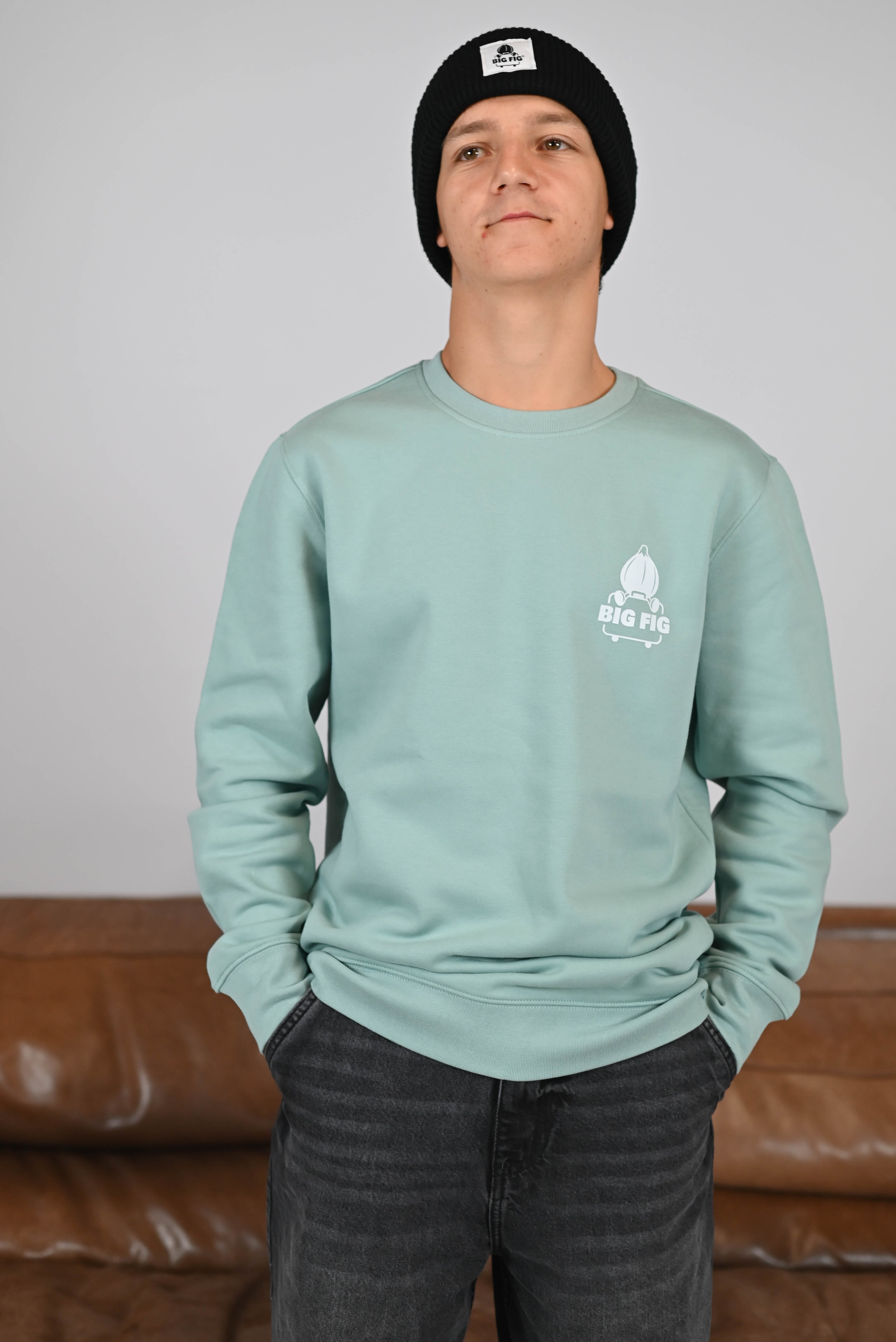 UNISEX SWEATSHIRT