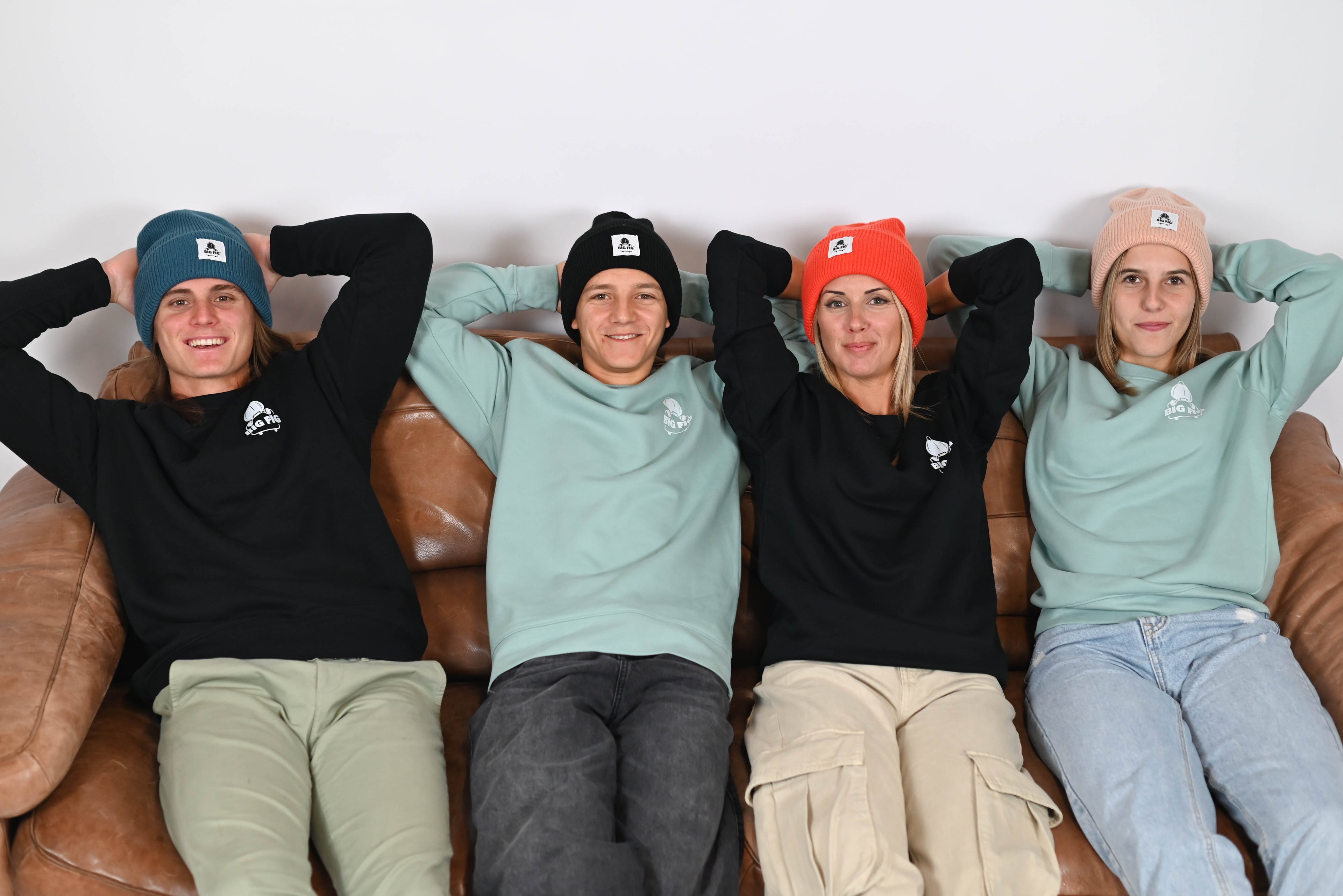 UNISEX SWEATSHIRT