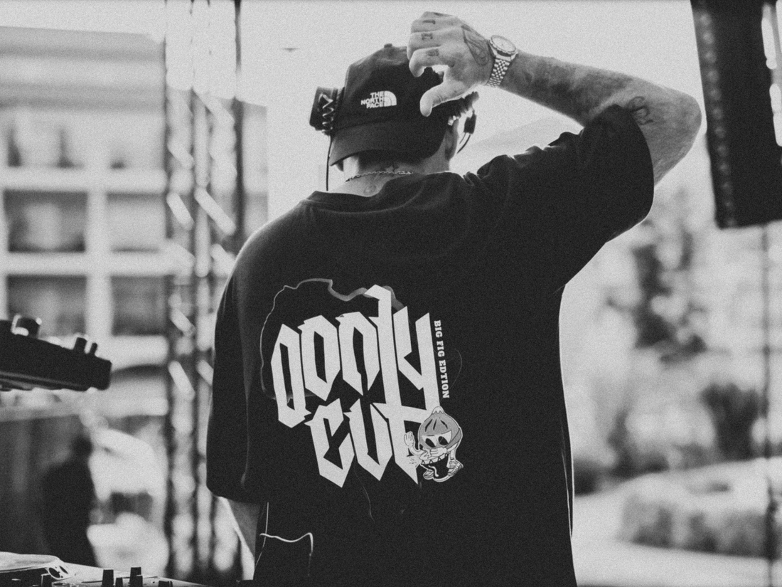 T-SHIRT OVERSIZE OONLY CUT