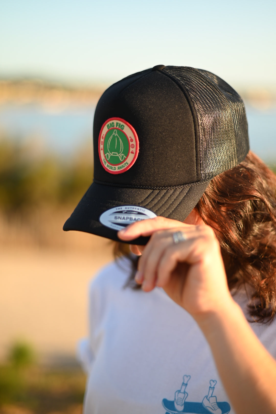 CASQUETTE MOUNTAIN BLACK TRUCKER