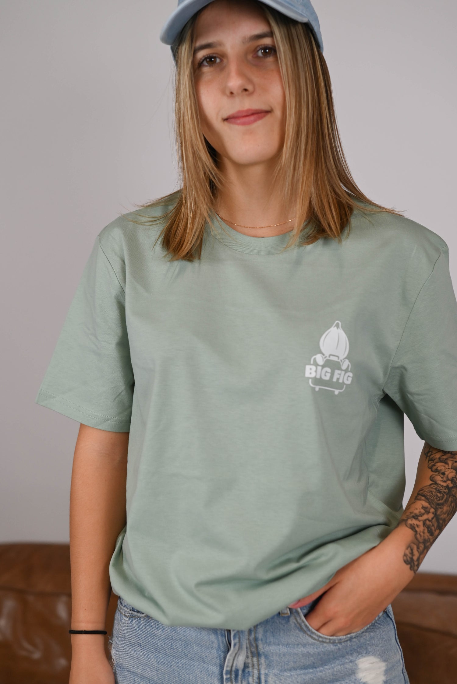 UNISEX T-SHIRT 
